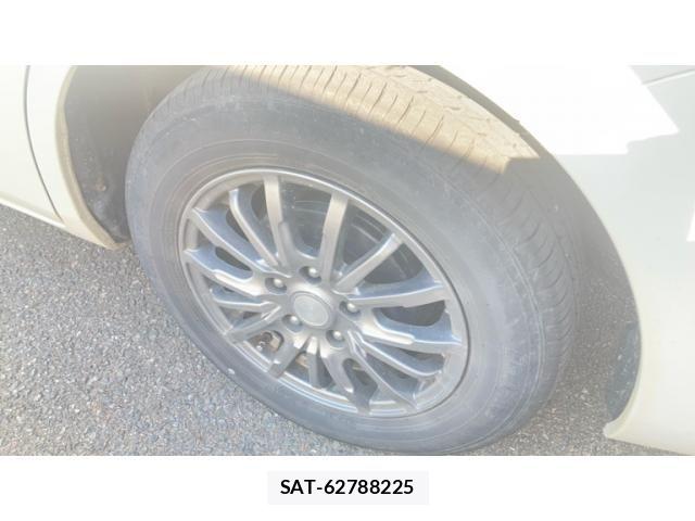 Toyota ISIS 2010-10 7219962-5