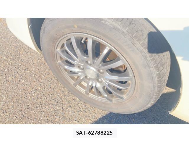 Toyota ISIS 2010-10 7219962-6