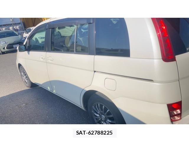 Toyota ISIS 2010-10 7219962-7