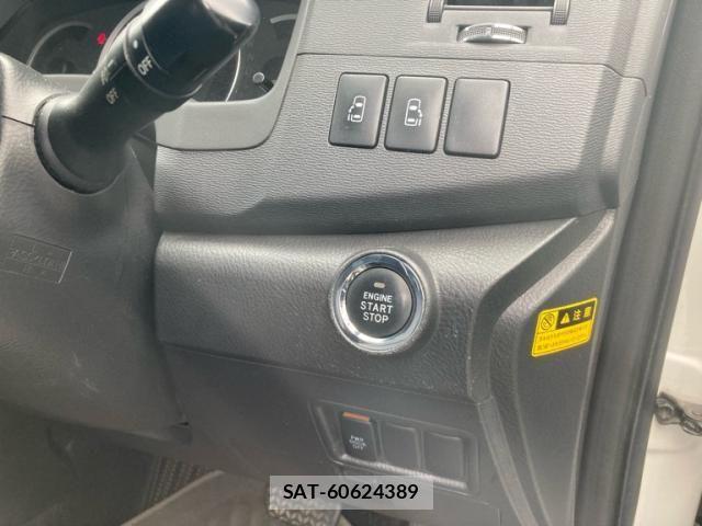 Toyota ISIS 2014-06 7219967-14
