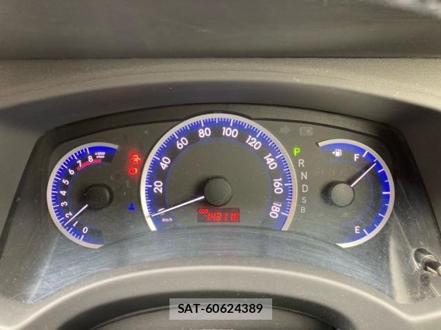 Toyota ISIS 2014-06 7219967-15