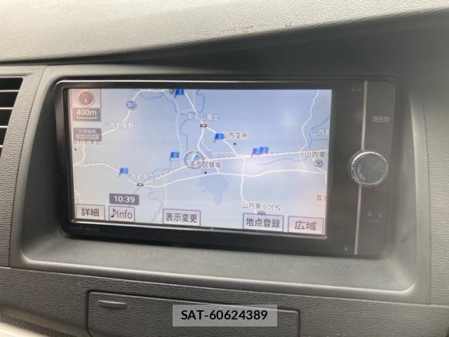 Toyota ISIS 2014-06 7219967-17