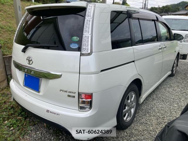 Toyota ISIS 2014-06 7219967-2