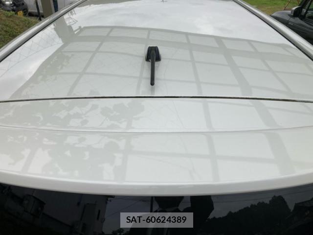 Toyota ISIS 2014-06 7219967-4