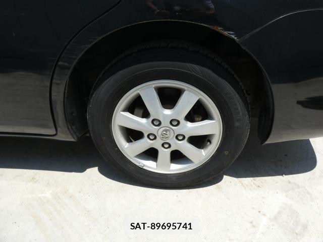 Toyota ISIS 2008-02 7219961-16