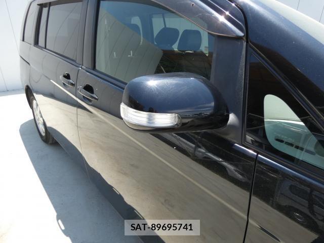 Toyota ISIS 2008-02 7219961-18