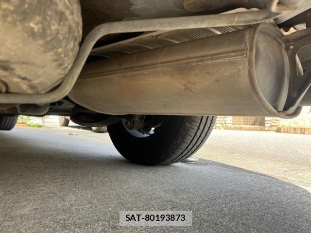 Toyota ISIS 2010-10 7327616-12