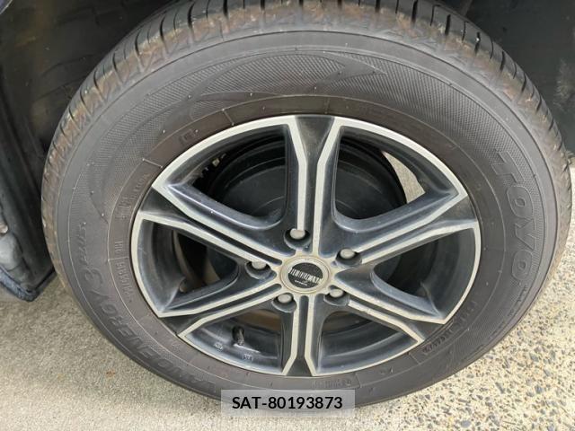 Toyota ISIS 2010-10 7327616-13