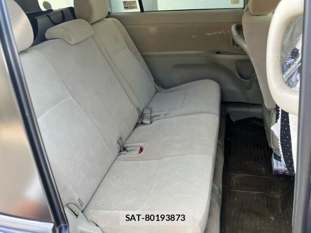 Toyota ISIS 2010-10 7327616-16