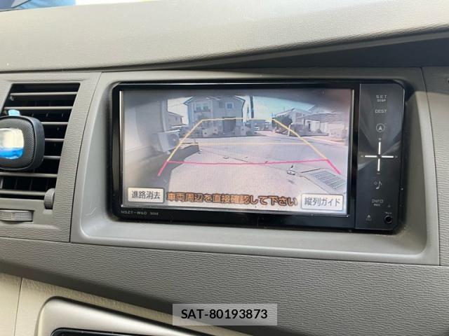 Toyota ISIS 2010-10 7327616-22