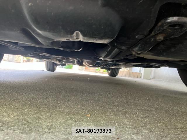 Toyota ISIS 2010-10 7327616-4