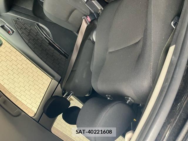 Toyota ISIS 2012-03 7327614-16