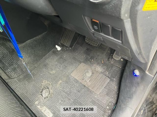 Toyota ISIS 2012-03 7327614-18