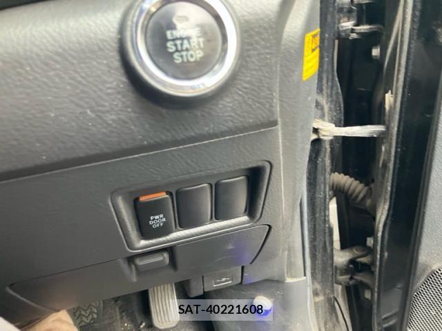 Toyota ISIS 2012-03 7327614-21