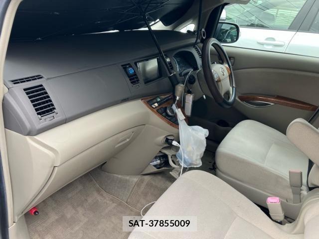 Toyota ISIS 2009-11 7327611-10