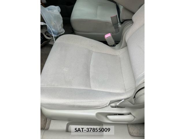 Toyota ISIS 2009-11 7327611-11