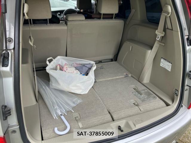 Toyota ISIS 2009-11 7327611-15