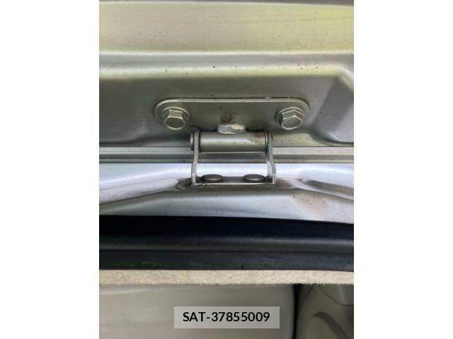 Toyota ISIS 2009-11 7327611-16