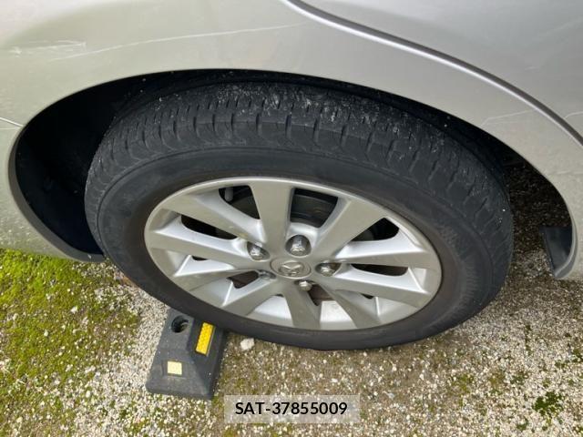 Toyota ISIS 2009-11 7327611-6
