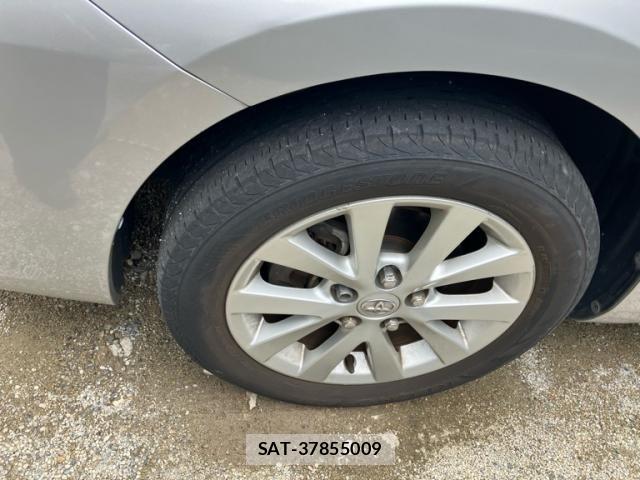 Toyota ISIS 2009-11 7327611-7