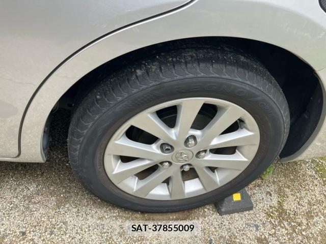 Toyota ISIS 2009-11 7327611-8
