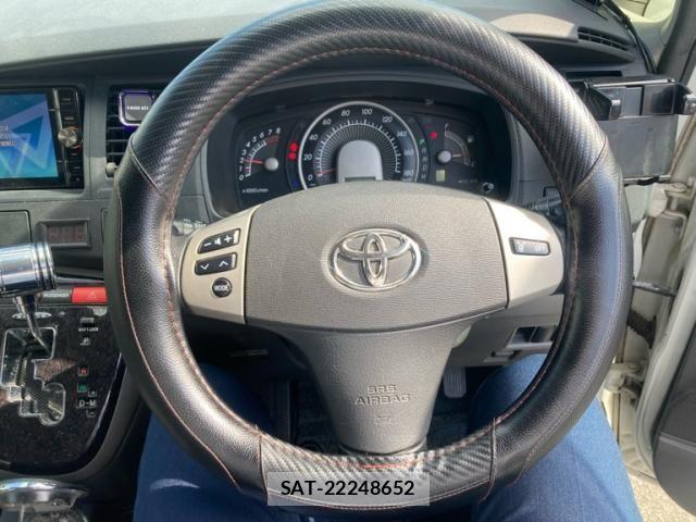 Toyota ISIS 2004-11 7327617-17
