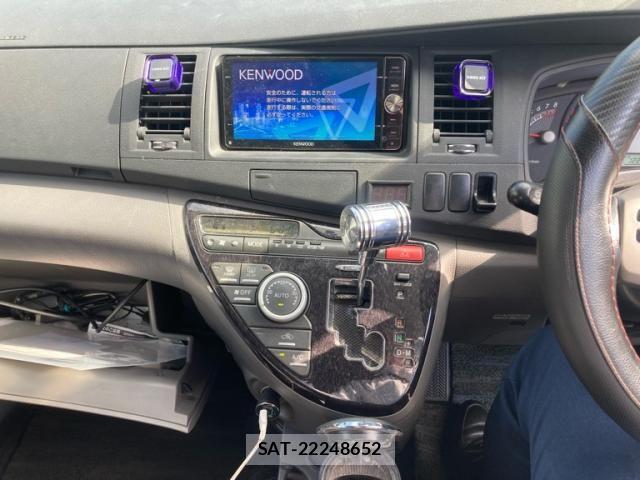 Toyota ISIS 2004-11 7327617-21