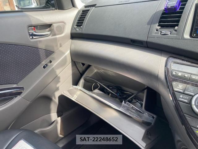 Toyota ISIS 2004-11 7327617-22