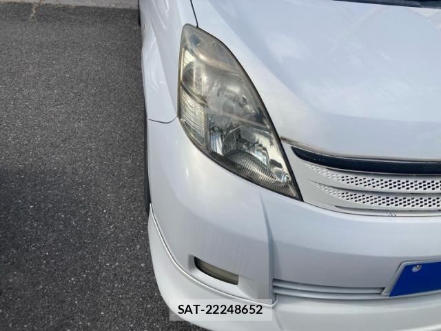 Toyota ISIS 2004-11 7327617-4