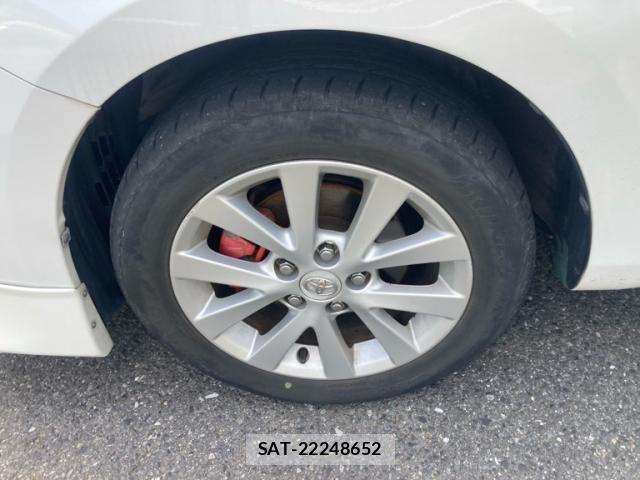 Toyota ISIS 2004-11 7327617-8