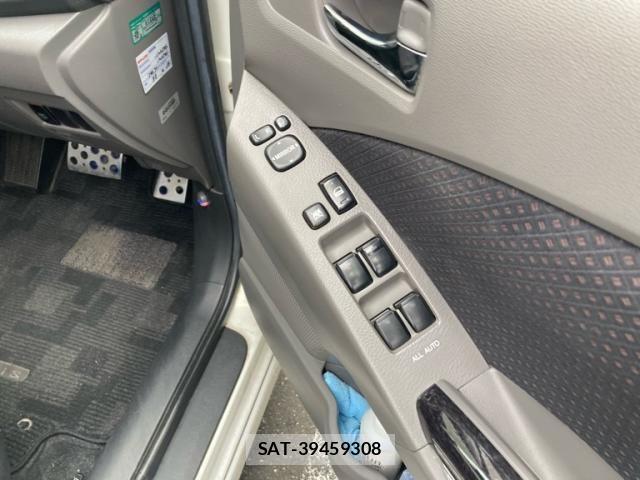 Toyota ISIS 2005-11 7327613-11