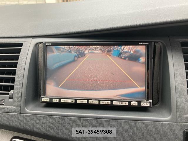 Toyota ISIS 2005-11 7327613-17