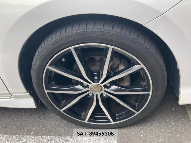 Toyota ISIS 2005-11 7327613-8