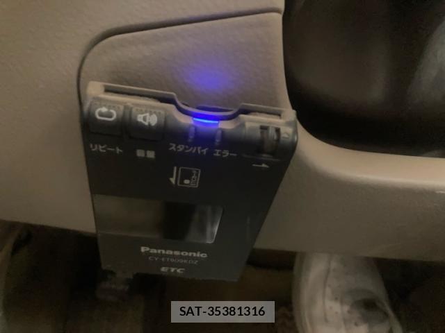 Toyota ISIS 2005-02 7327610-18