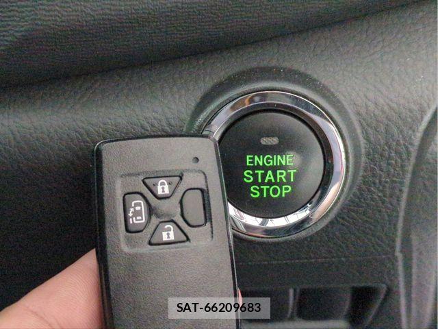 Toyota ISIS 2012-03 7327612-10