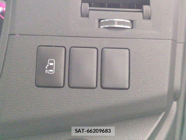 Toyota ISIS 2012-03 7327612-11