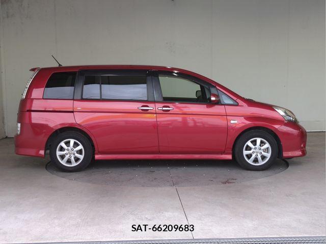 Toyota ISIS 2012-03 7327612-16