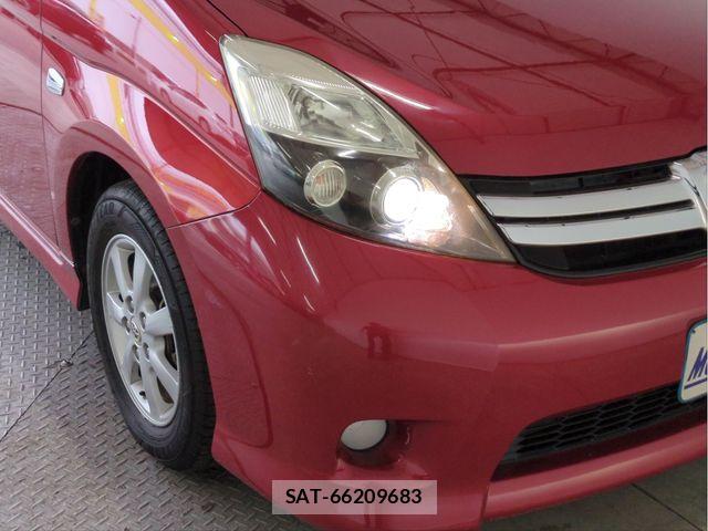 Toyota ISIS 2012-03 7327612-20