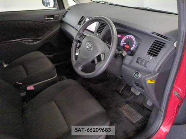 Toyota ISIS 2012-03 7327612-24