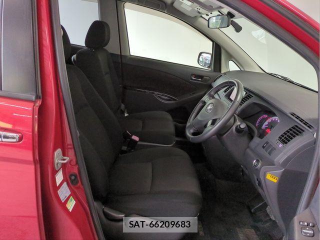 Toyota ISIS 2012-03 7327612-25