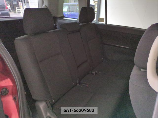 Toyota ISIS 2012-03 7327612-26