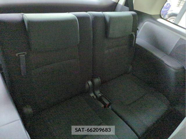 Toyota ISIS 2012-03 7327612-27