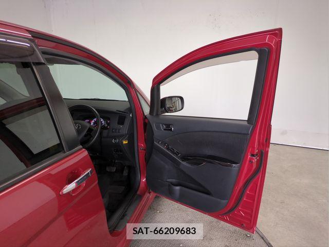 Toyota ISIS 2012-03 7327612-28