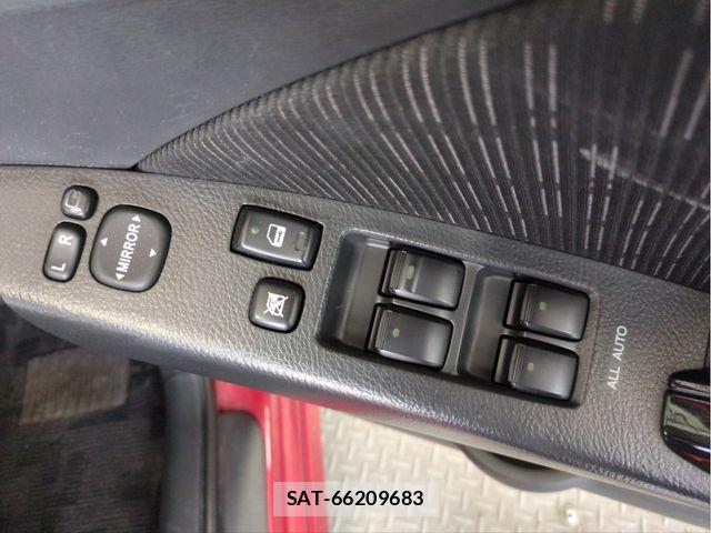 Toyota ISIS 2012-03 7327612-29