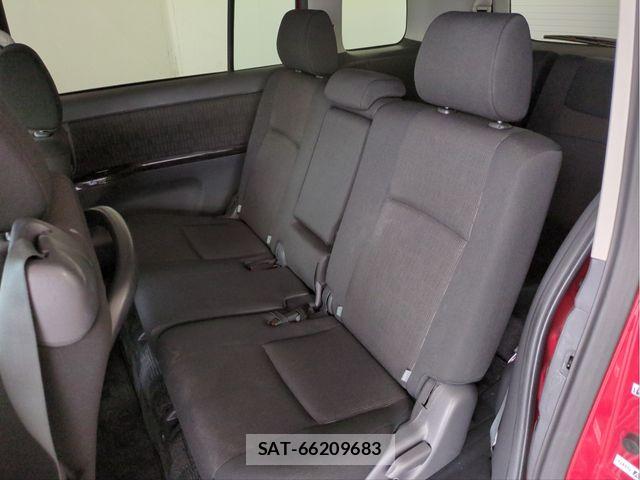 Toyota ISIS 2012-03 7327612-4