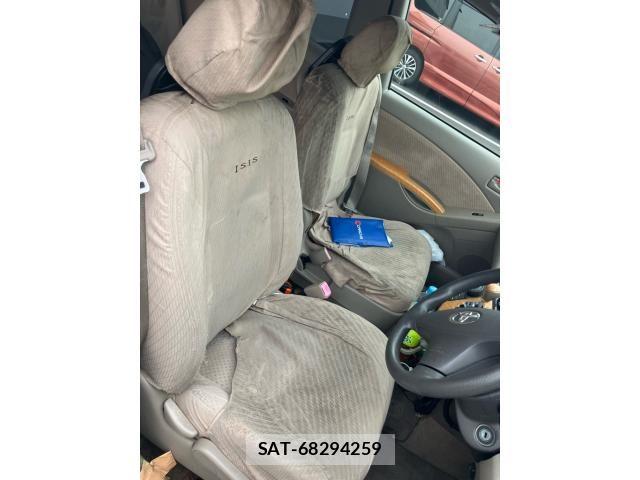 Toyota ISIS 2006-03 7358180-12