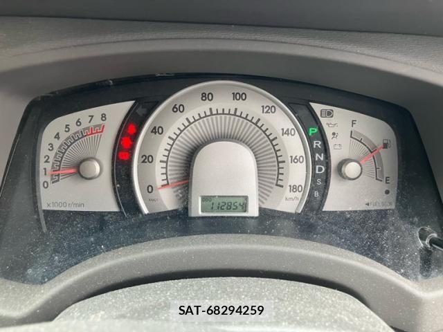 Toyota ISIS 2006-03 7358180-21