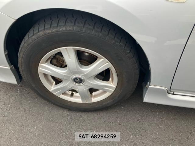 Toyota ISIS 2006-03 7358180-8