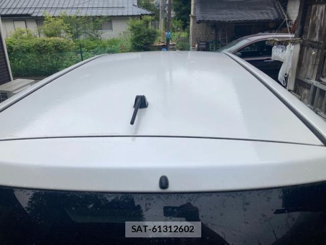 Toyota ISIS 2009-10 7358183-9