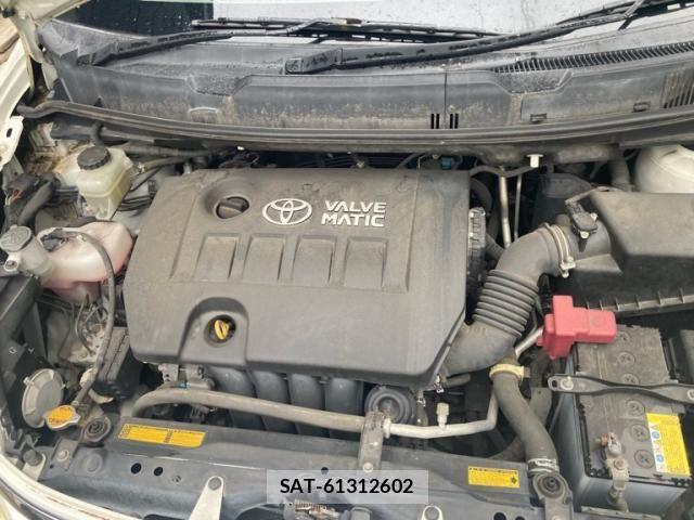 Toyota ISIS 2009-10 7358183-5